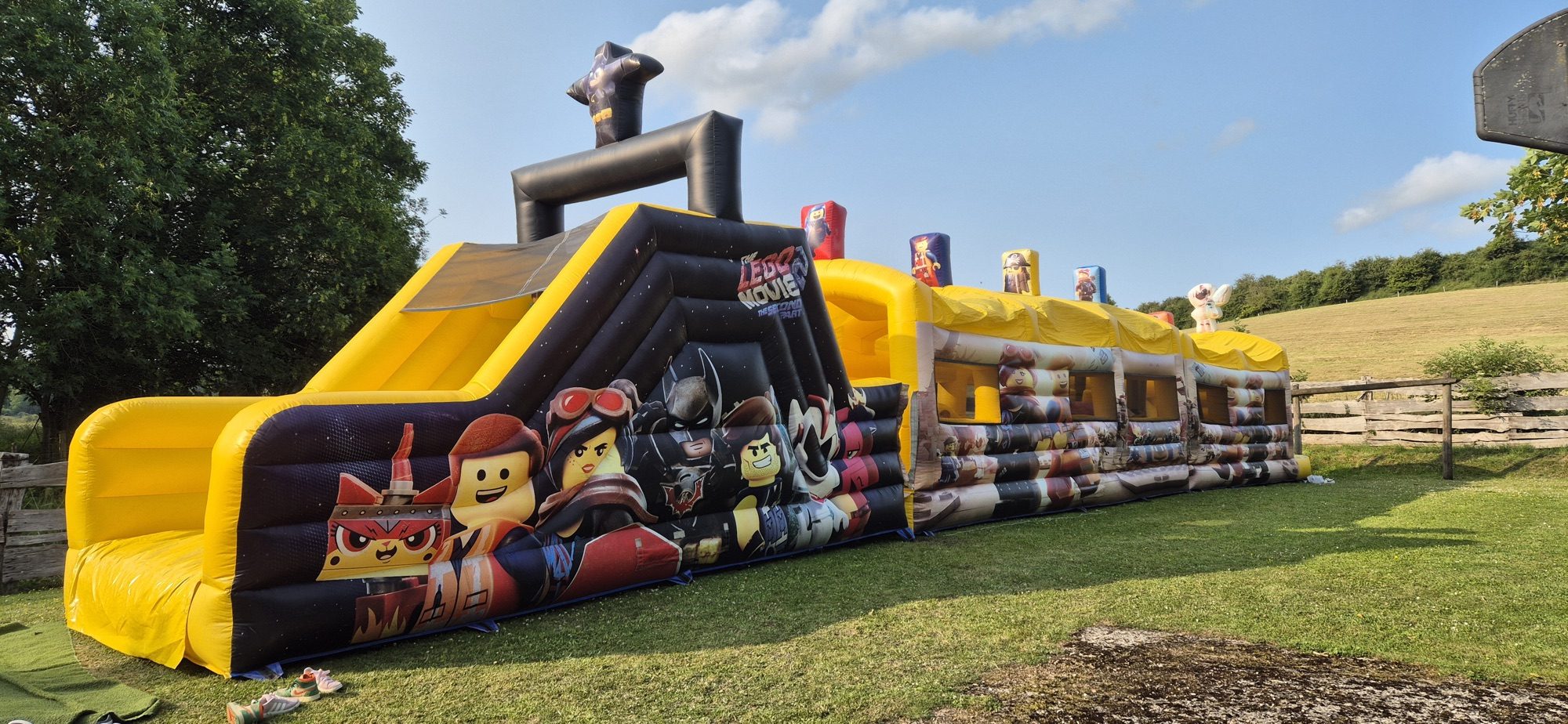 Le parc de jeux et corps de ferme 1